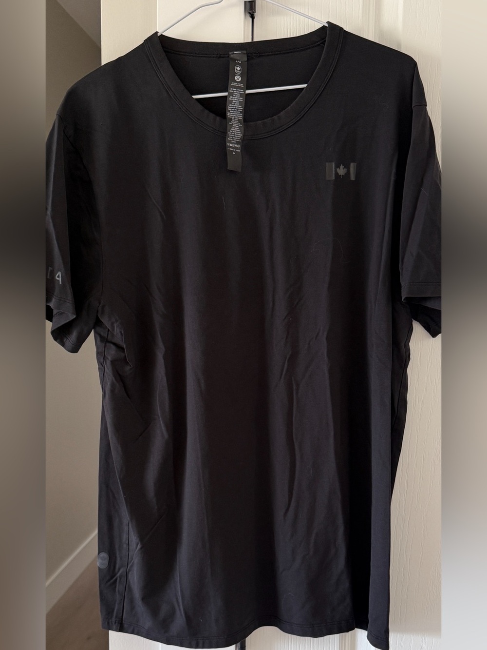 Men’s Lululemon team Canada black branded shirt size Large